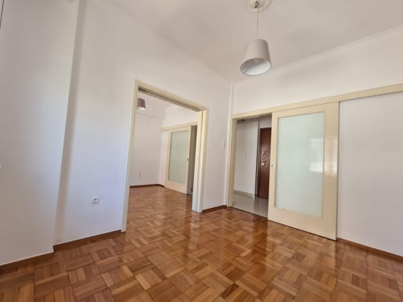 Πωλείται Διαμέρισμα 67 τ.μ. – Πλατεία Κυψέλης, 3ος Όροφος -