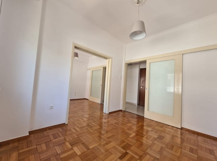 Πωλείται Διαμέρισμα 67 τ.μ. – Πλατεία Κυψέλης, 3ος Όροφος -